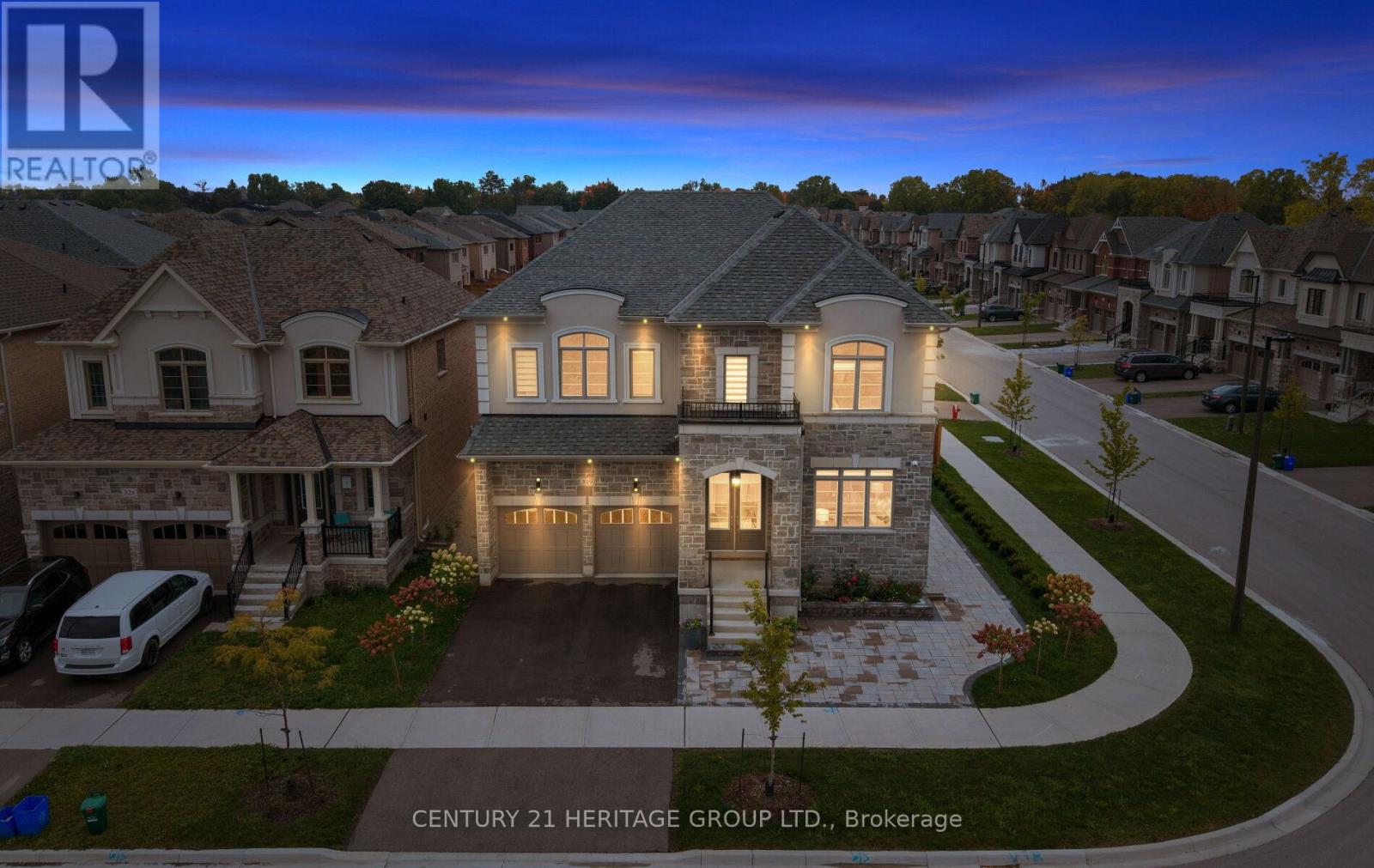 319 Danny Wheeler Blvd, Georgina Keswick North, ON L4P 0K1
