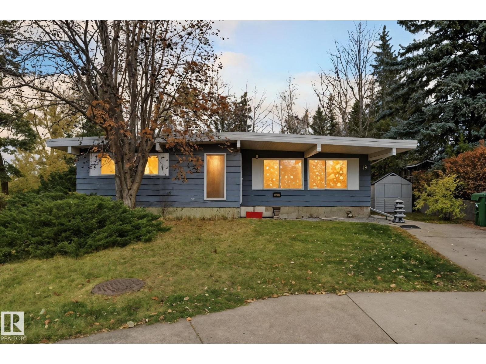 19 Greenbrier Cr, St. Albert, AB T8N 1A2