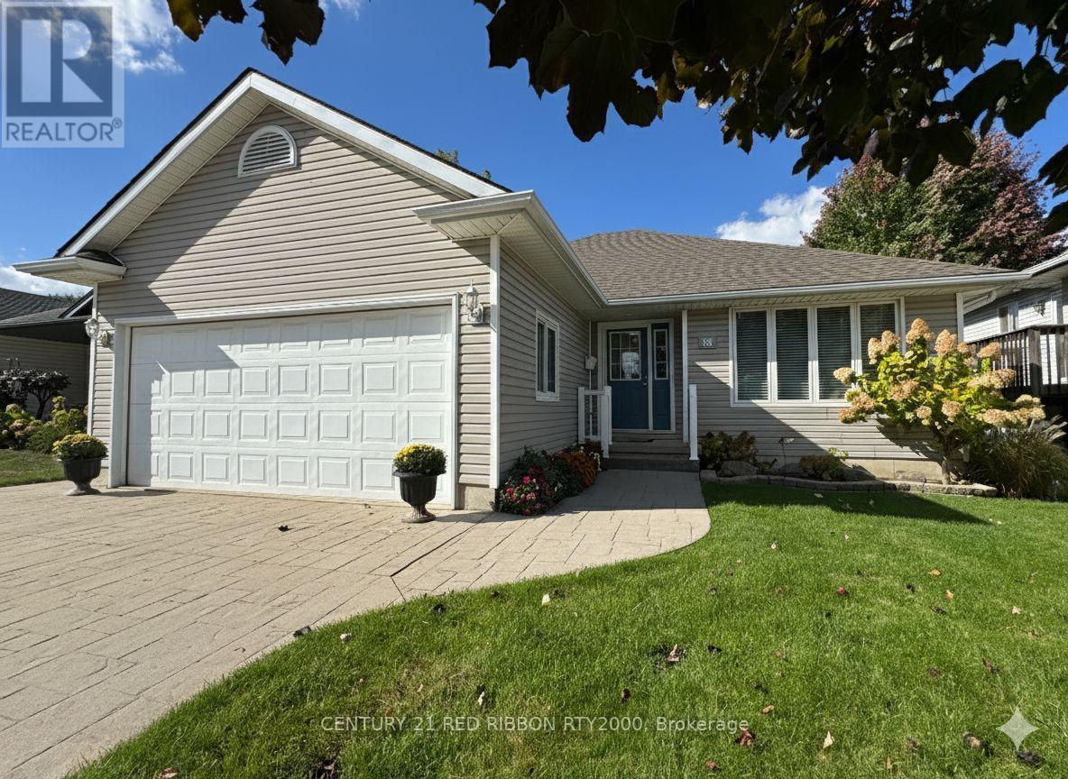 38 Bella St, Strathroy-Caradoc, ON N7G 1C4