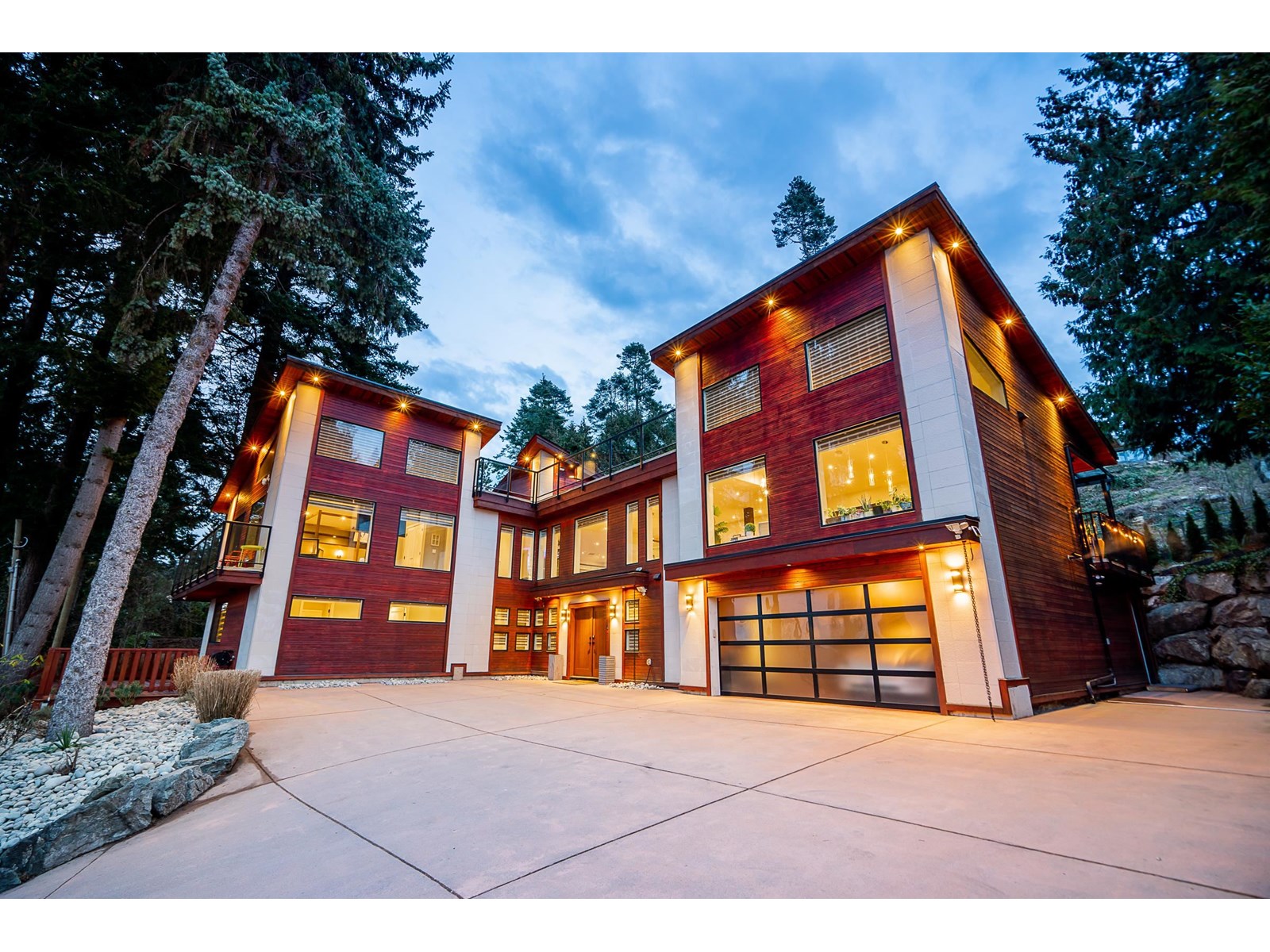 2800 Bayview St, Surrey, BC V4A 2Z4