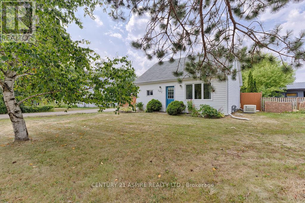 793 Easy St, Pembroke, ON K8A 7C9