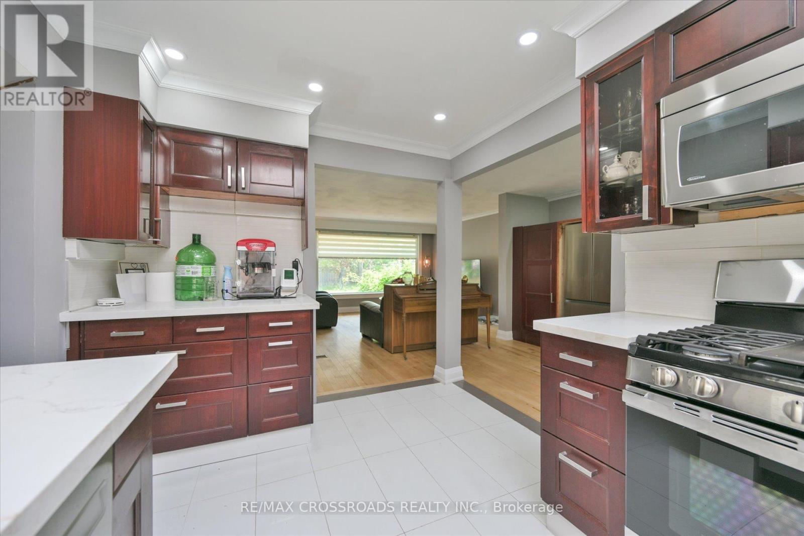 2 Eastpark Blvd, Toronto, ON M1H 1C4