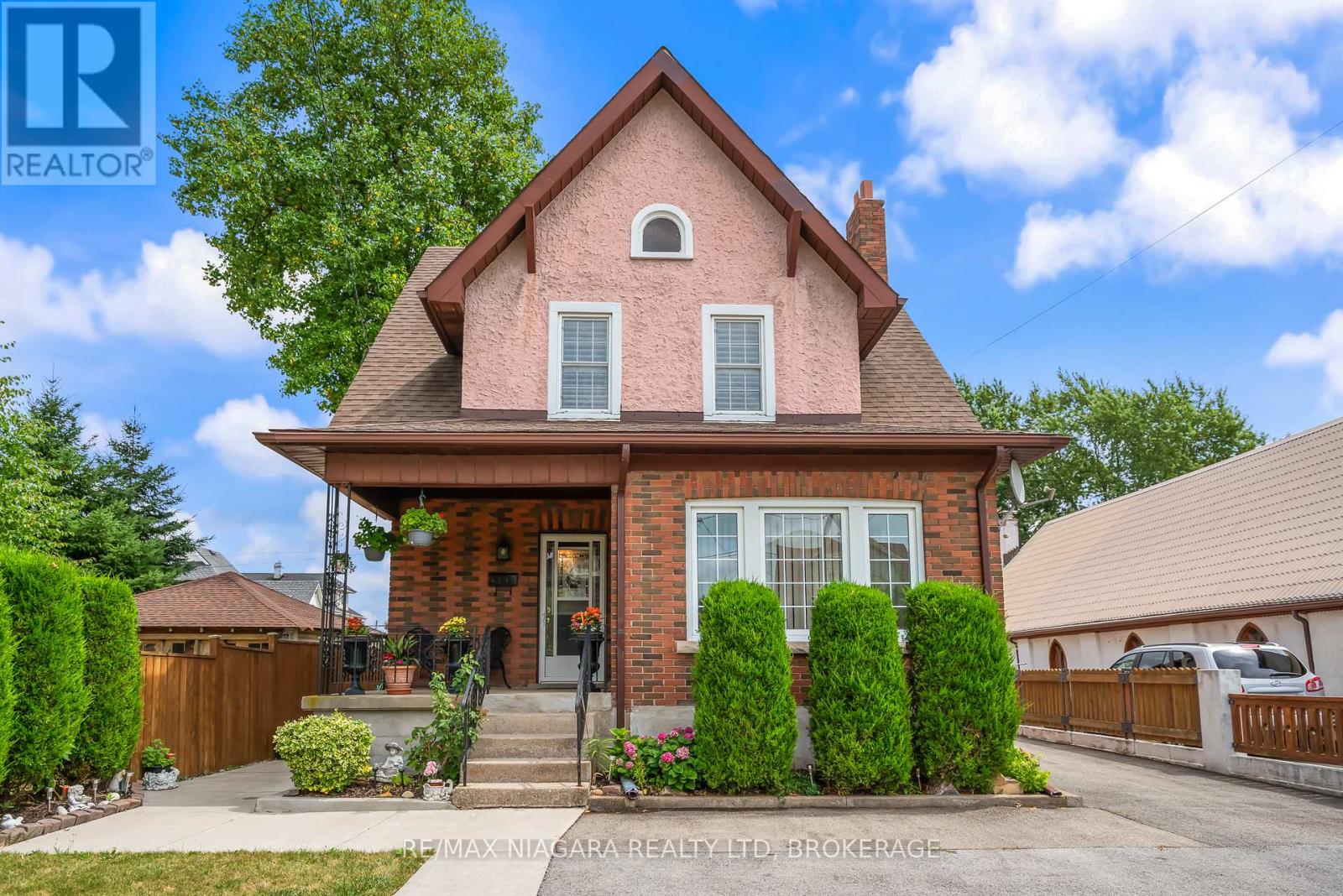 4534 Fourth Ave, Niagara Falls, ON L2E 4N6