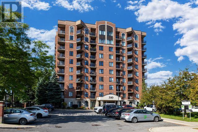 4 Unit 310 Central Park Dr #c, Ottawa, ON K2C 4G4