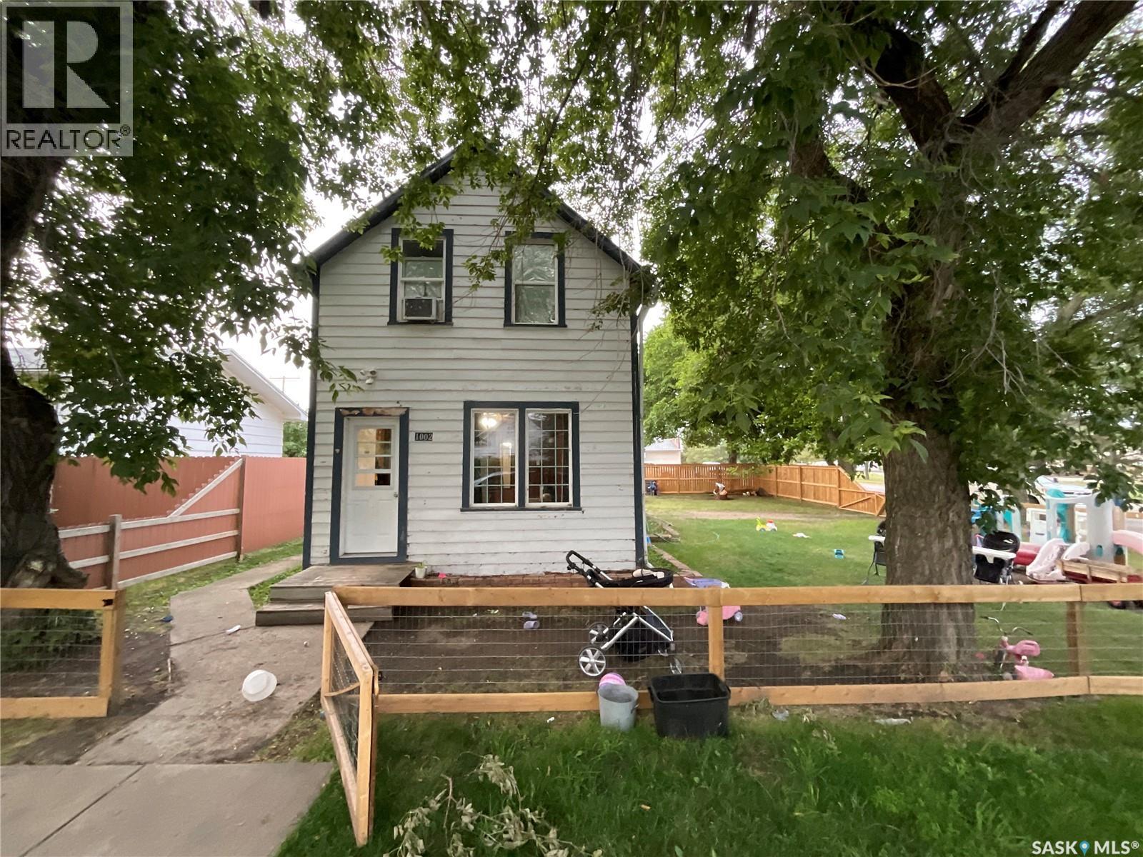 1002 8 Street, Rosthern, SK S0K 3R0