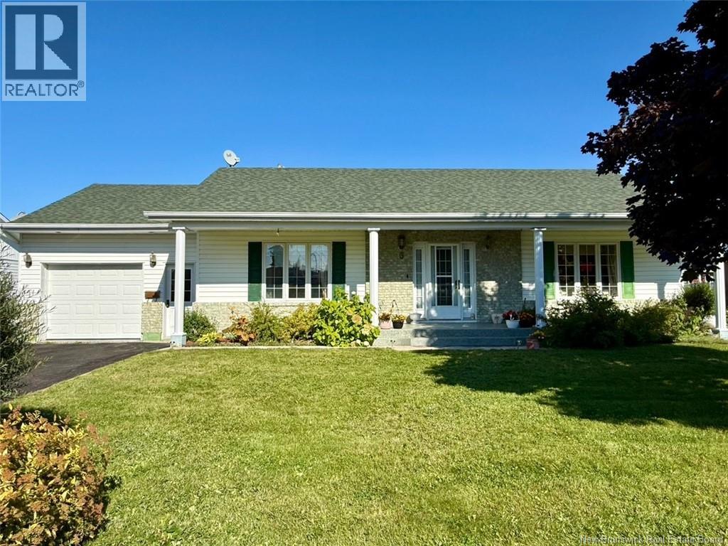 6 Brook Terrace St, Campbellton, NB E3N 3T3