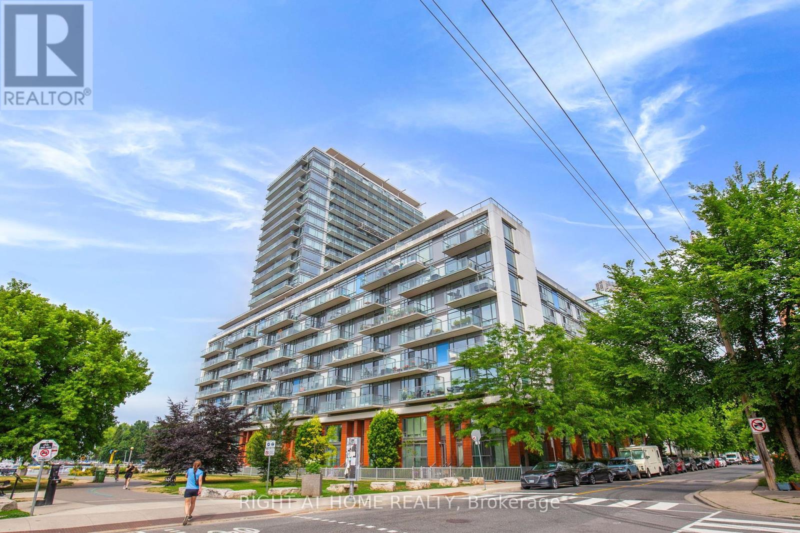 732 90 Stadium Rd, Toronto, ON M5V 3W5
