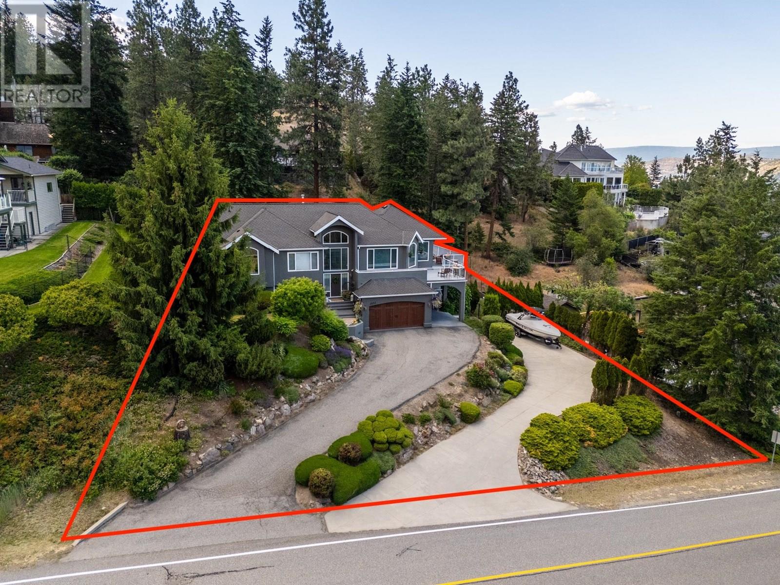 1831 Horizon Dr, West Kelowna, BC V1Z 3E4