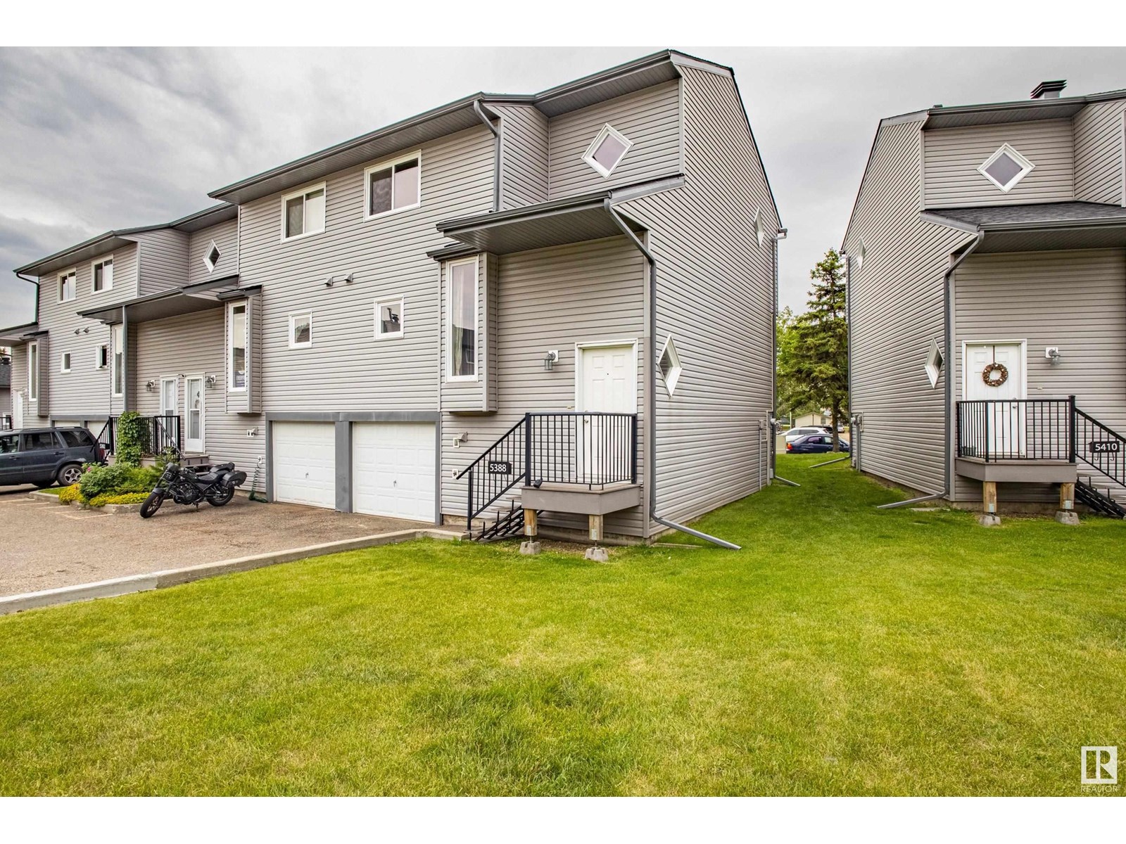 38 Av Nw Unit 5388 #a, Edmonton, AB T6L 2H4
