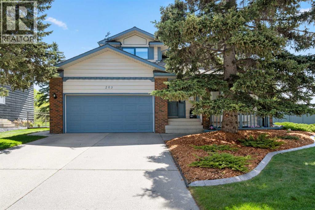 203 Ranch Estates Rd NW, Calgary, AB T2G 2B9