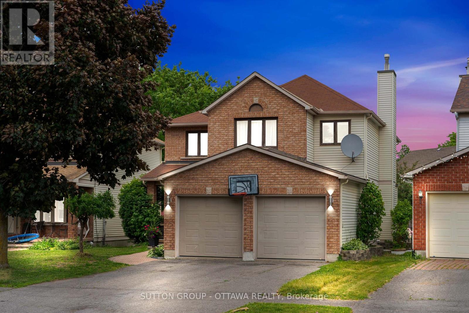 2163 Johnston Rd, Ottawa, ON K1G 5K2