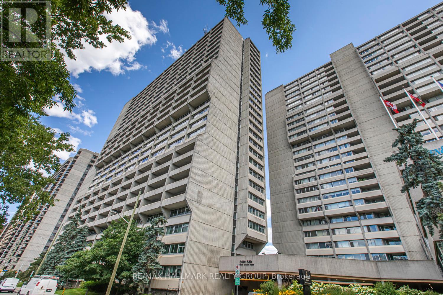 908 500 Laurier Ave W, Ottawa, ON K1R 5E1