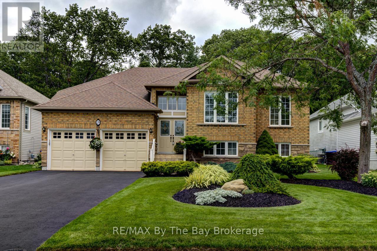 29 Cranberry Hts, Wasaga Beach, ON L9Z 1M9