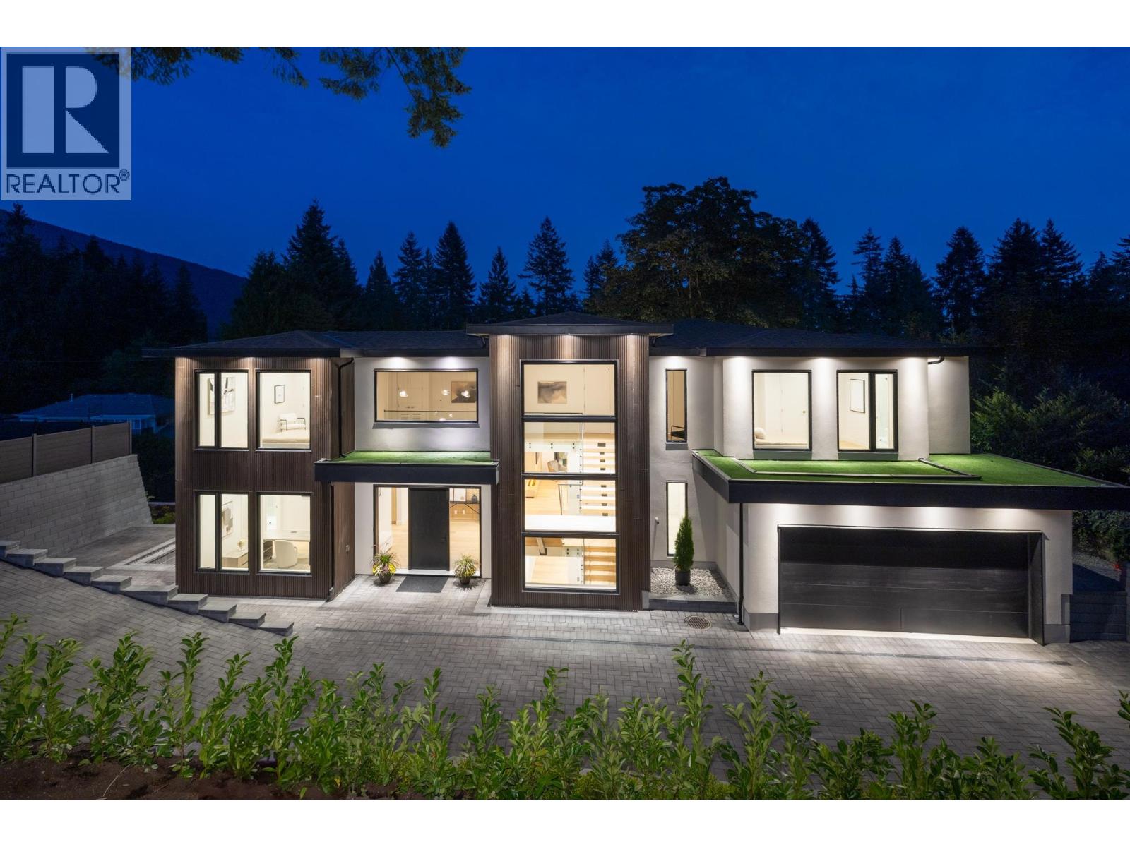620 Kenwood Rd, West Vancouver, BC V7S 1S8