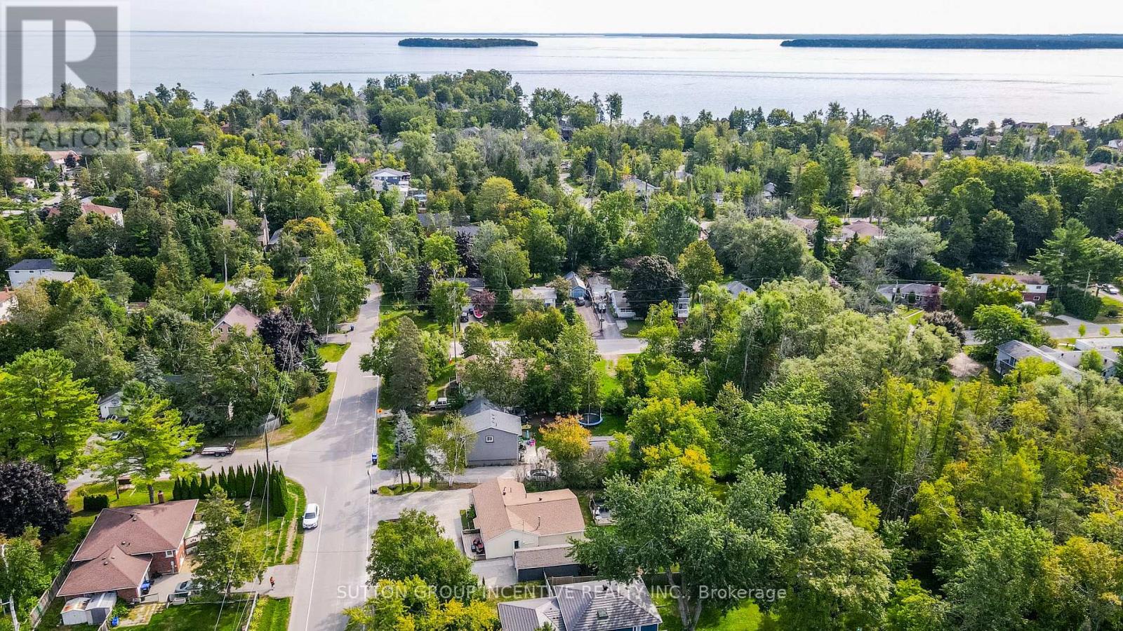 761 William St, Innisfil, ON L9S 2G3