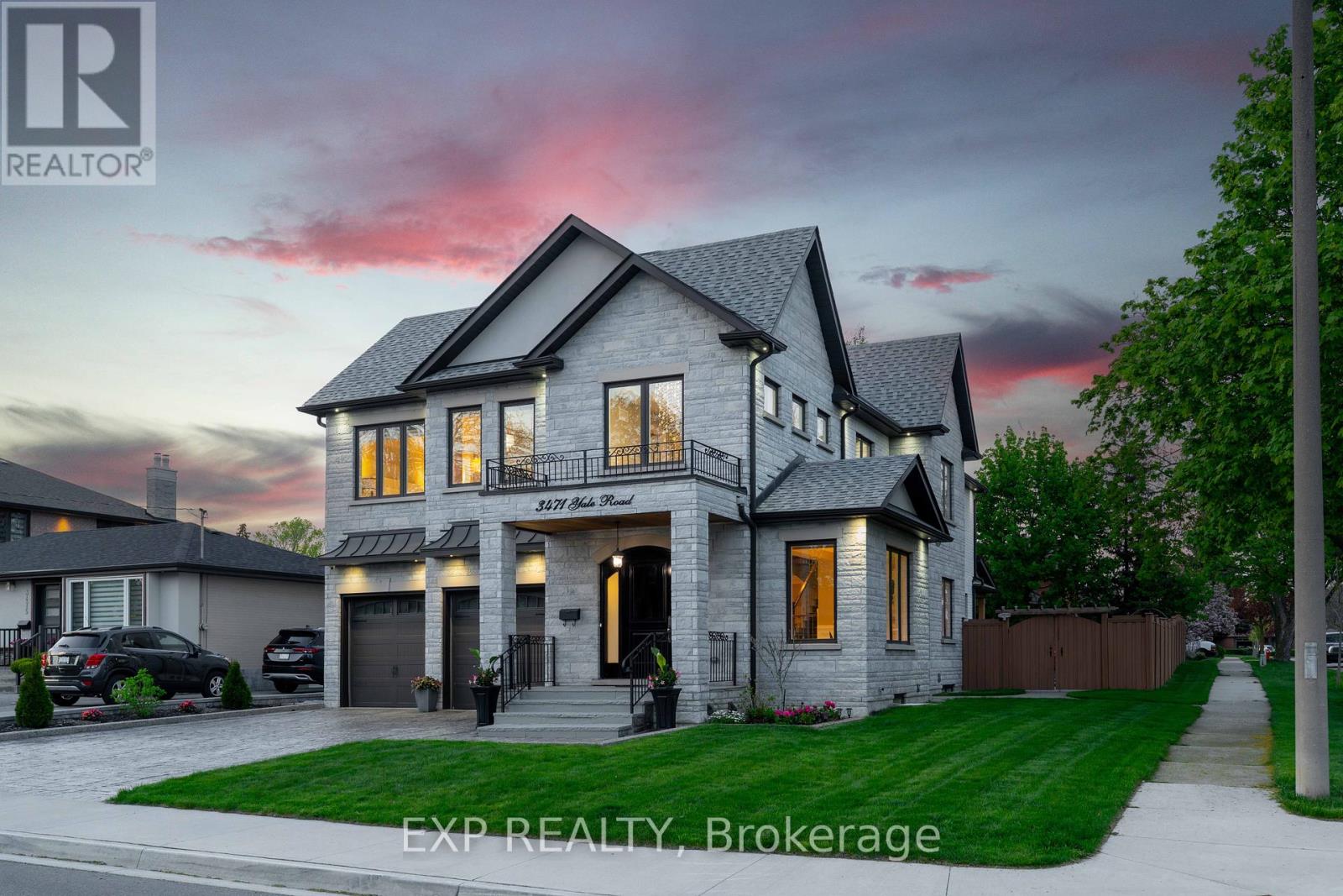 3471 Yale Rd, Mississauga, ON L5A 2V4