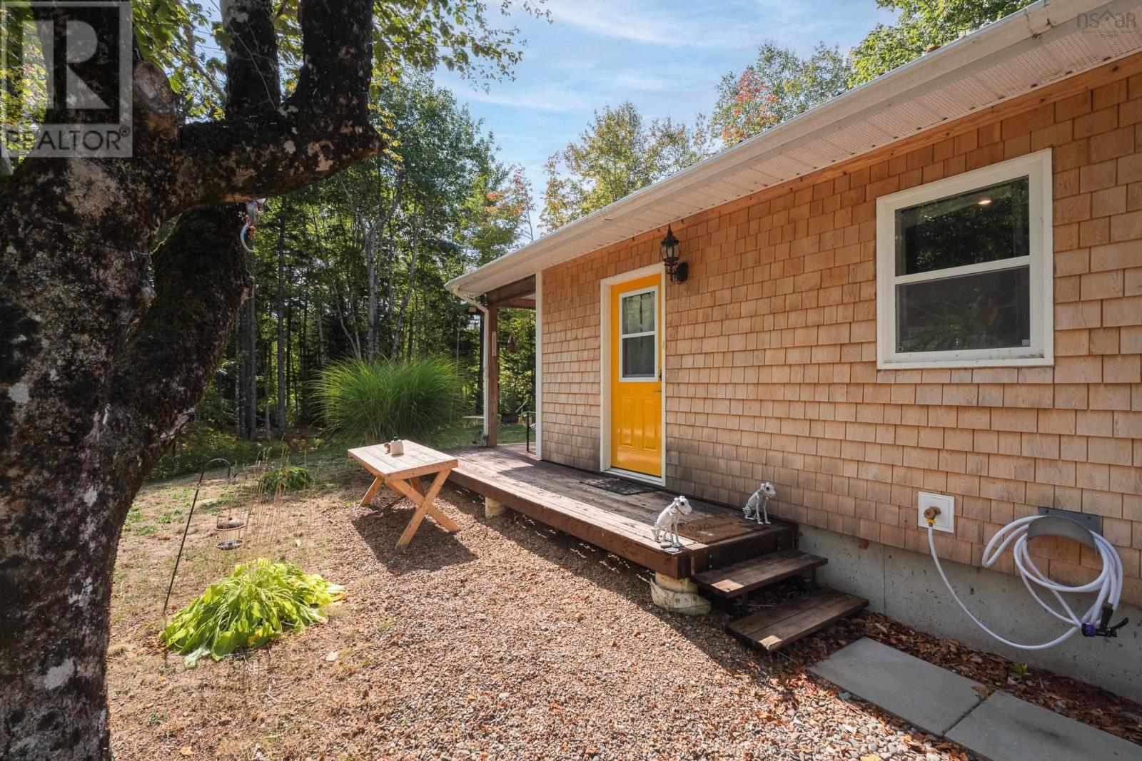 421 Lake Dr, Tupper Lake, NS B0P 1G0
