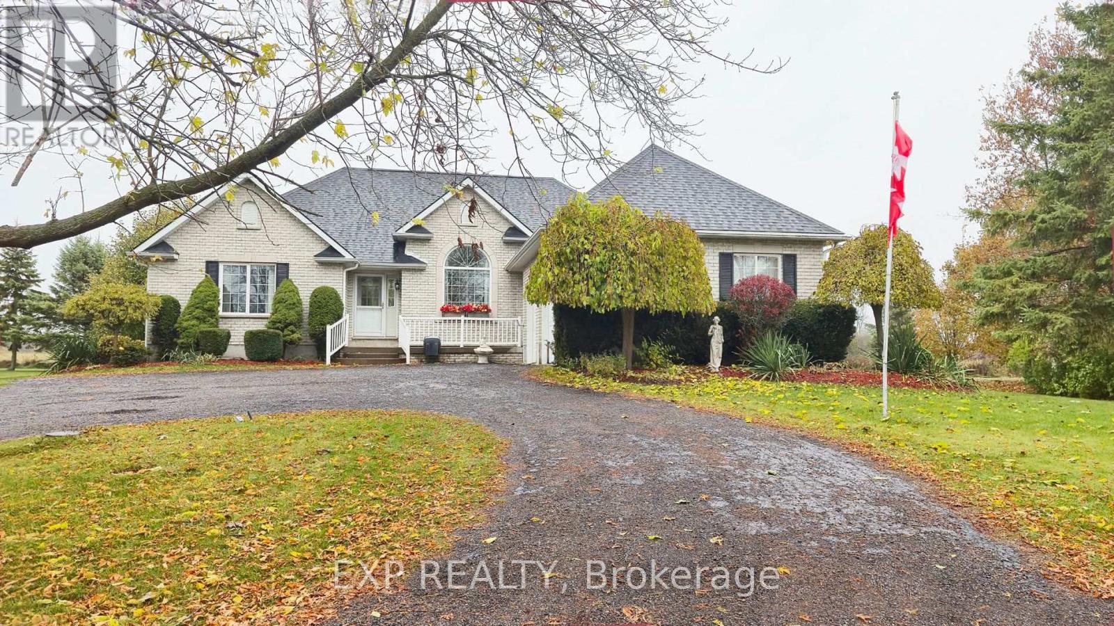 700 Barcovan Beach Rd, Quinte West, ON K0K 1L0