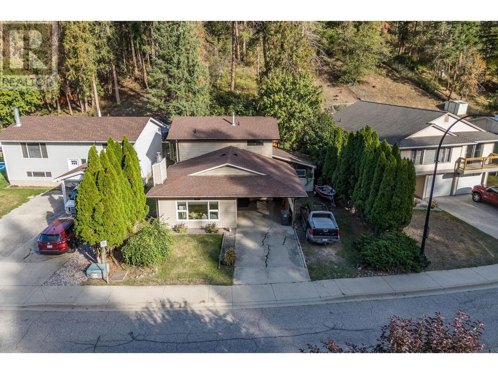 3850 Highland Park Dr, Armstrong, BC V4Y 0K2