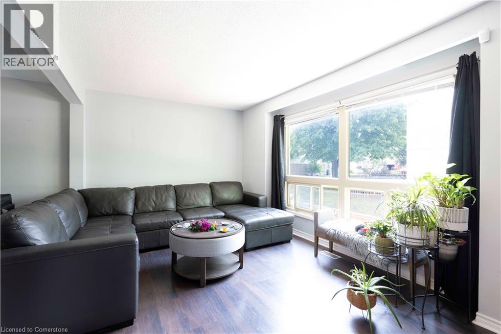 125 Bonaventure Drive Unit 16, Hamilton, ON L9C 5Y9
