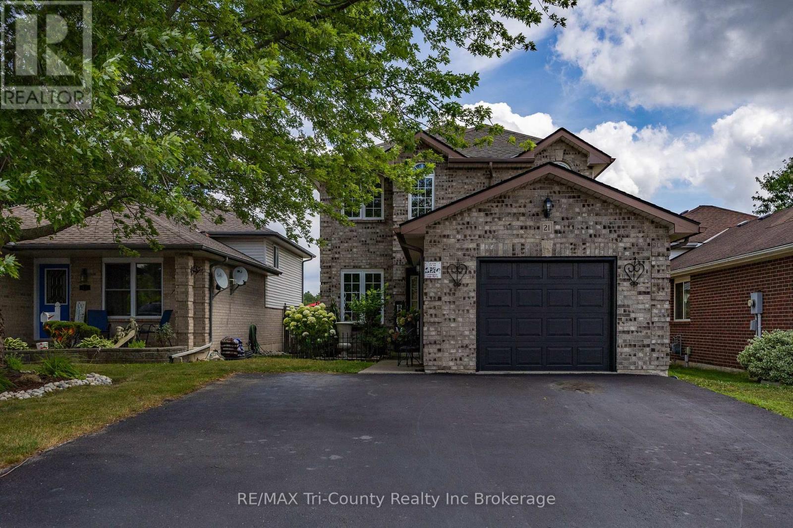 21 Kara Ln, Tillsonburg, ON N4G 5M3