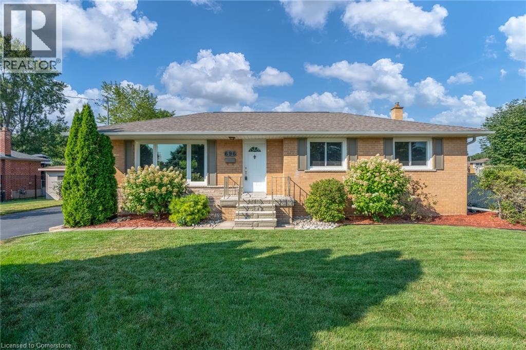 696 Peele Blvd, Burlington, ON L7R 3B9