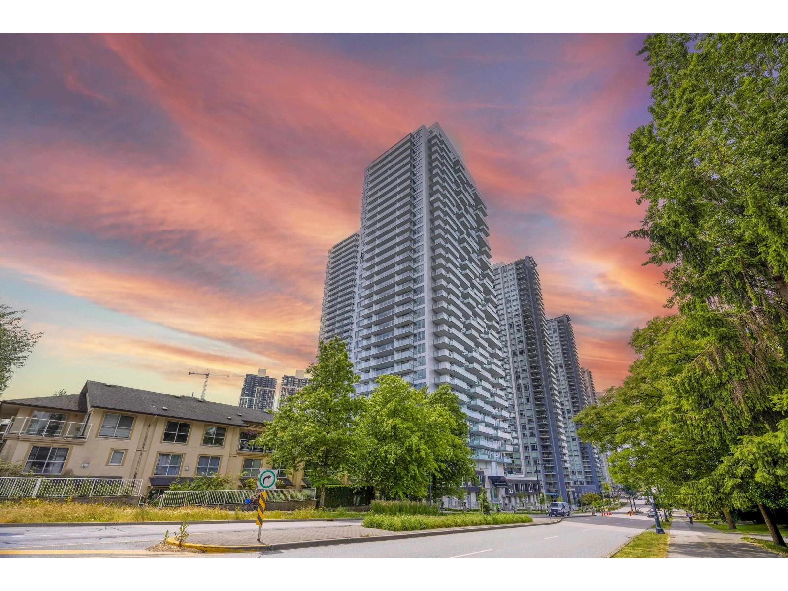 13778 100 Avenue Unit 1606, Surrey, BC V3T 0V3