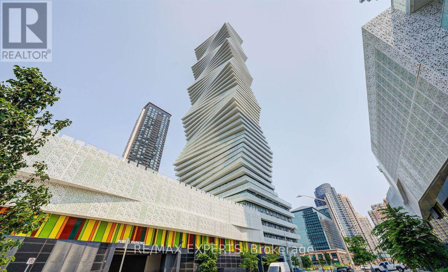 2710 3900 Confederation Pkwy, Mississauga, ON L5B 0M3