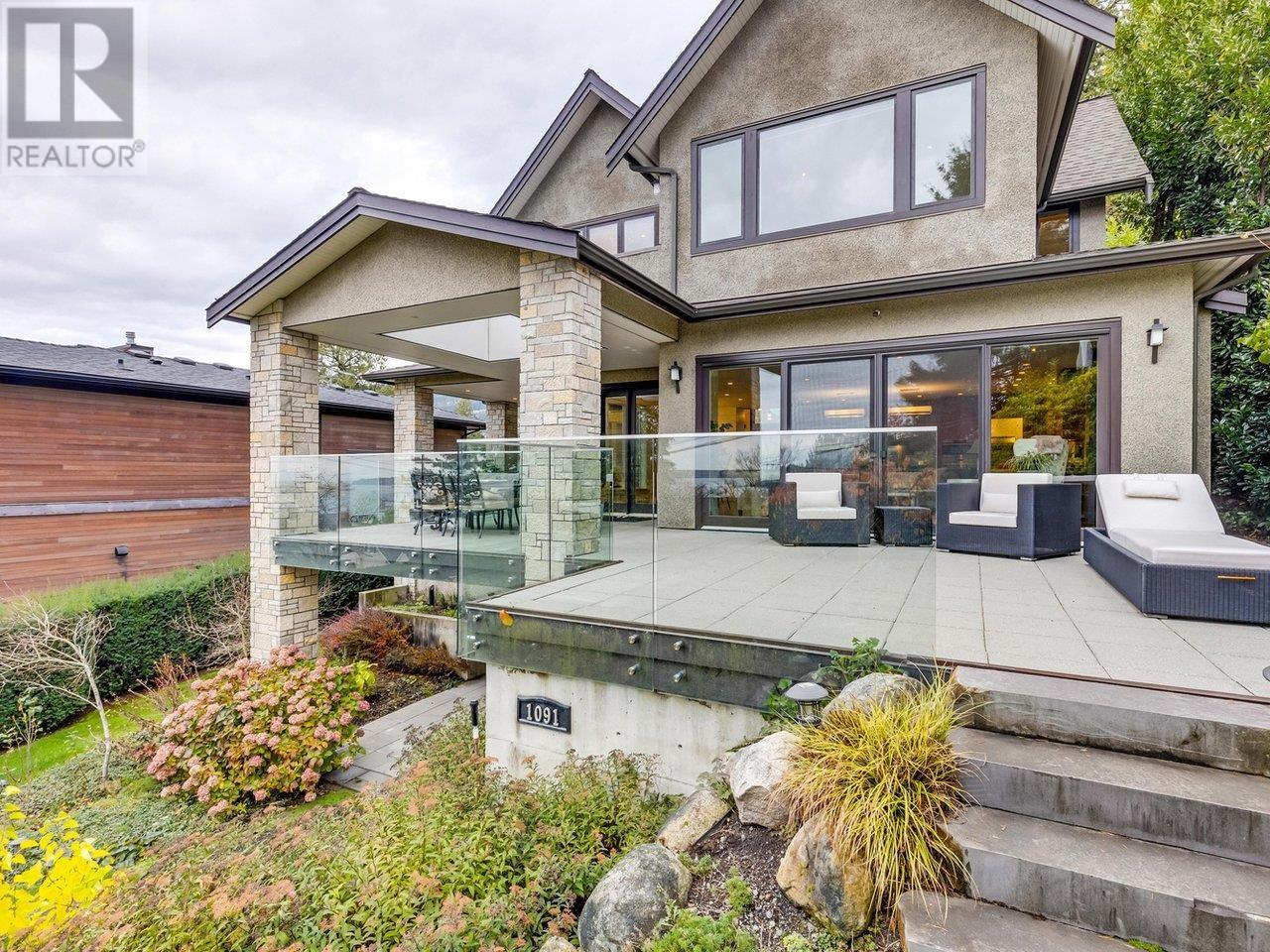 1091 Esquimalt Ave, West Vancouver, BC V7T 1J9