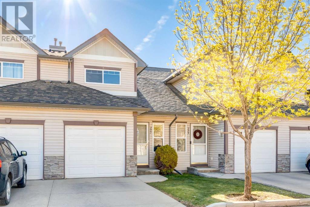 227 Millview Grn SW, Calgary, AB T2Y 3W1