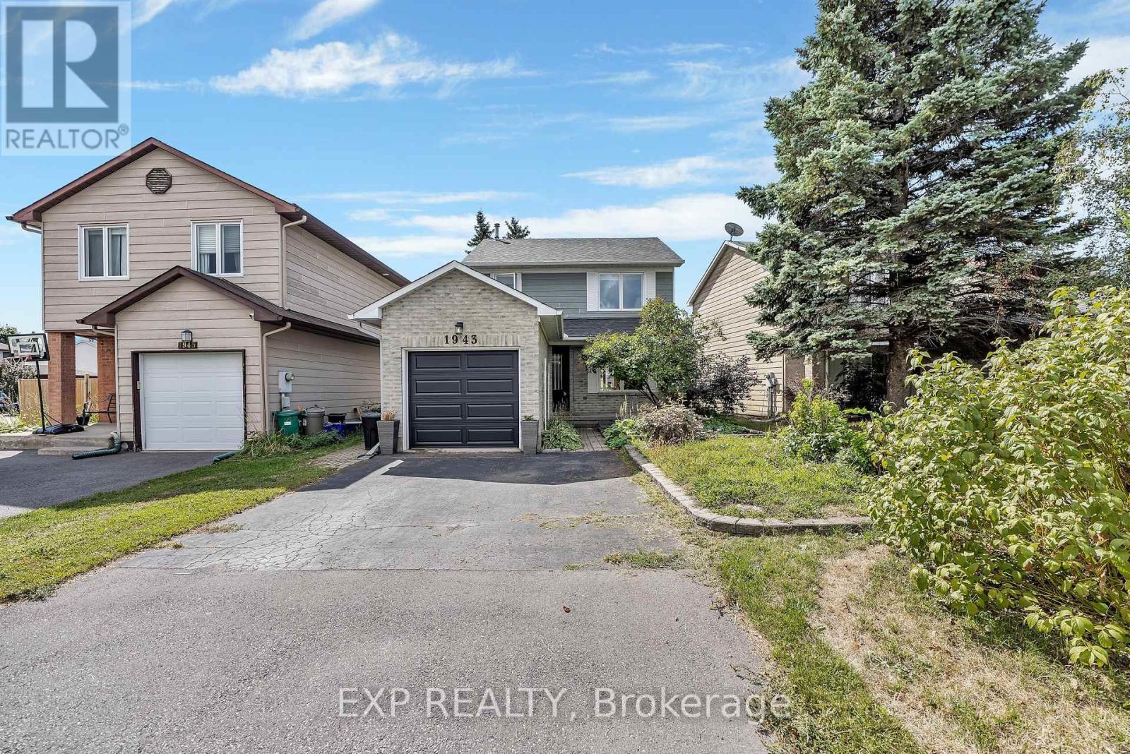 1943 Longman St, Ottawa, ON K1C 5G8