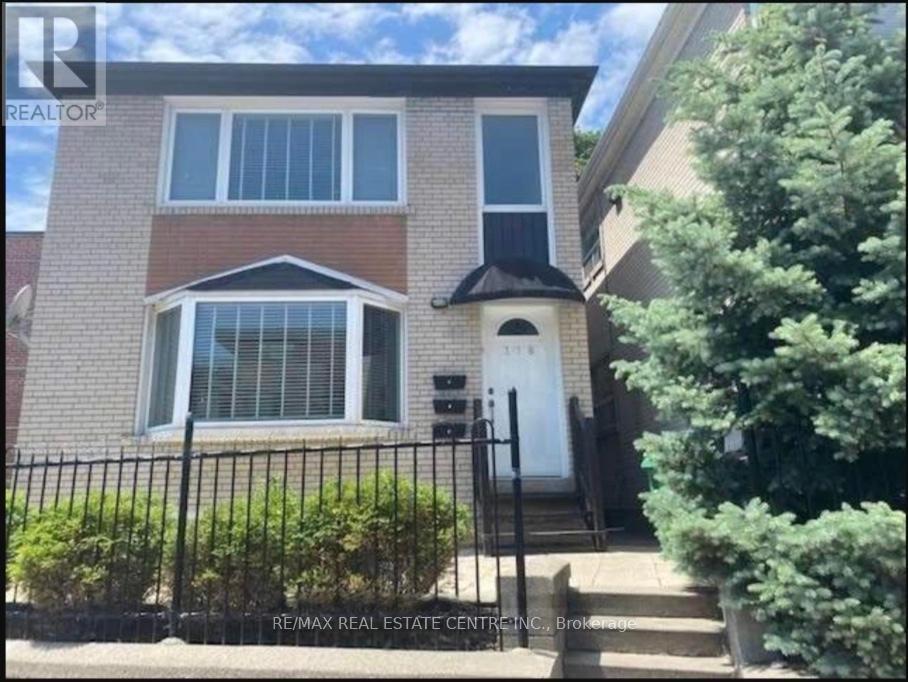378 Lakeshore Rd W, Mississauga, ON L5H 1H5
