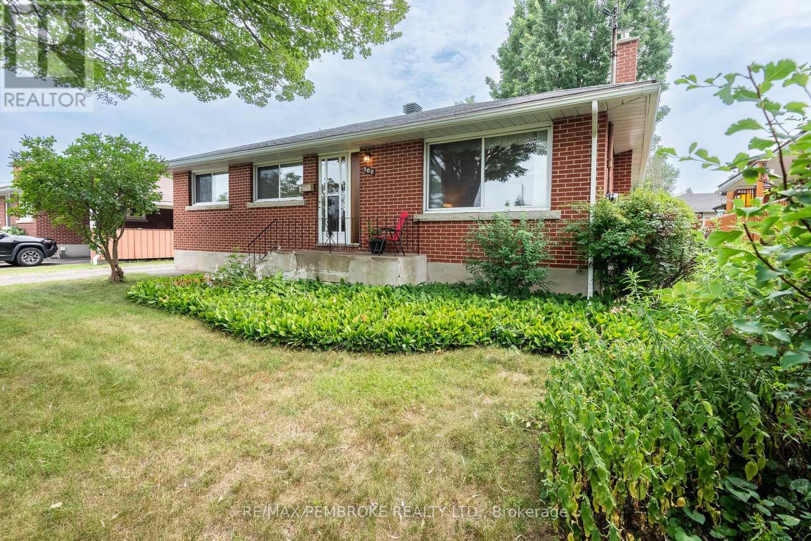 500 Herbert St, Pembroke, ON K8A 2Z2