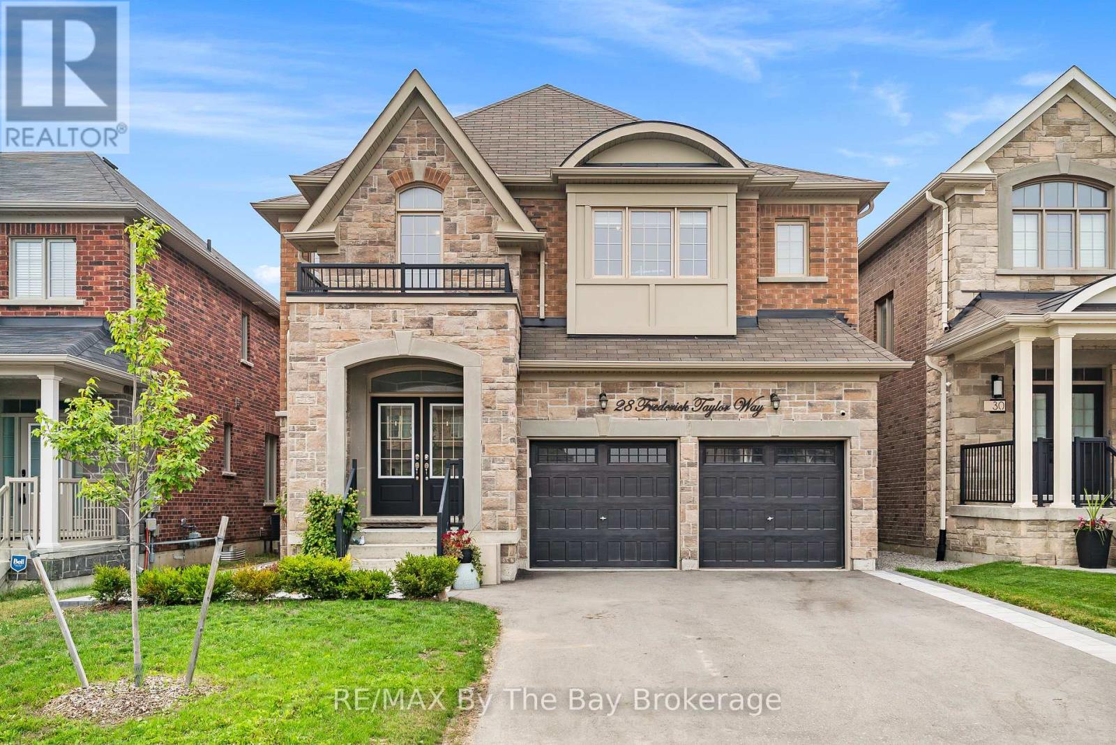 28 Frederick Taylor Way, East Gwillimbury, ON L0G 1M0