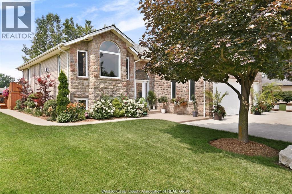 3122 Adam, Essex, ON N8M 2X6