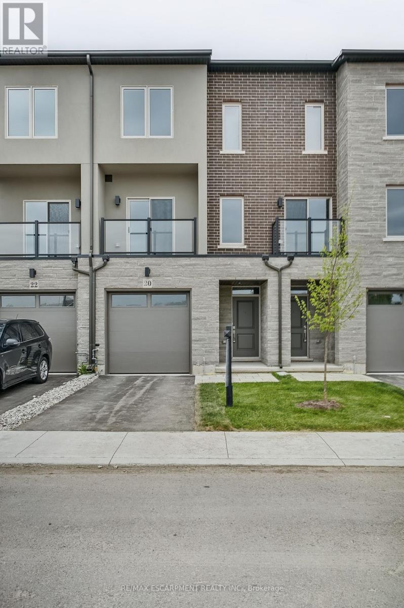 20 Clear Valley Ln, Hamilton, ON L0R 1W0