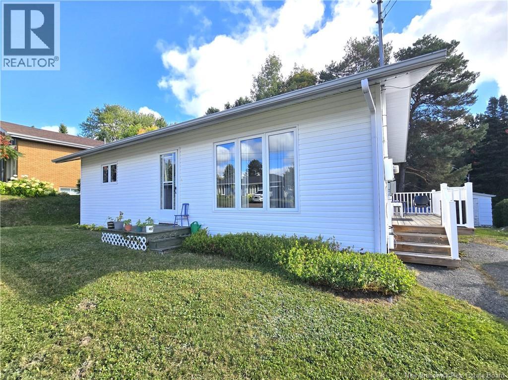 19 Jgaspardboucher Ave, Edmundston, NB E3V 1P4