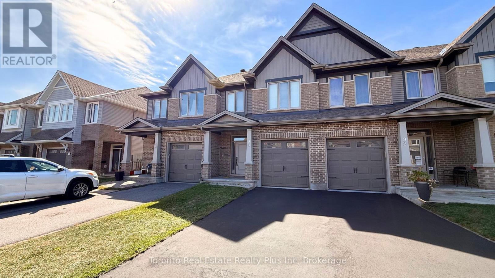 90 Nepeta Cres, Ottawa, ON K1T 0S6