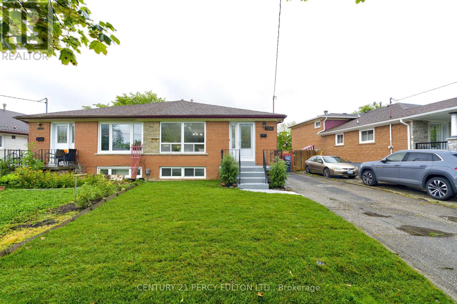 7146 Harwick Dr, Mississauga, ON L4T 3A4