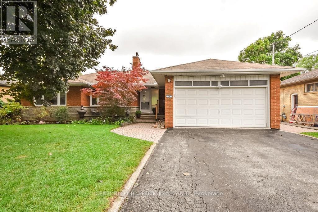 25 Florida Cres, Toronto Humbermede, ON M9M 1P4