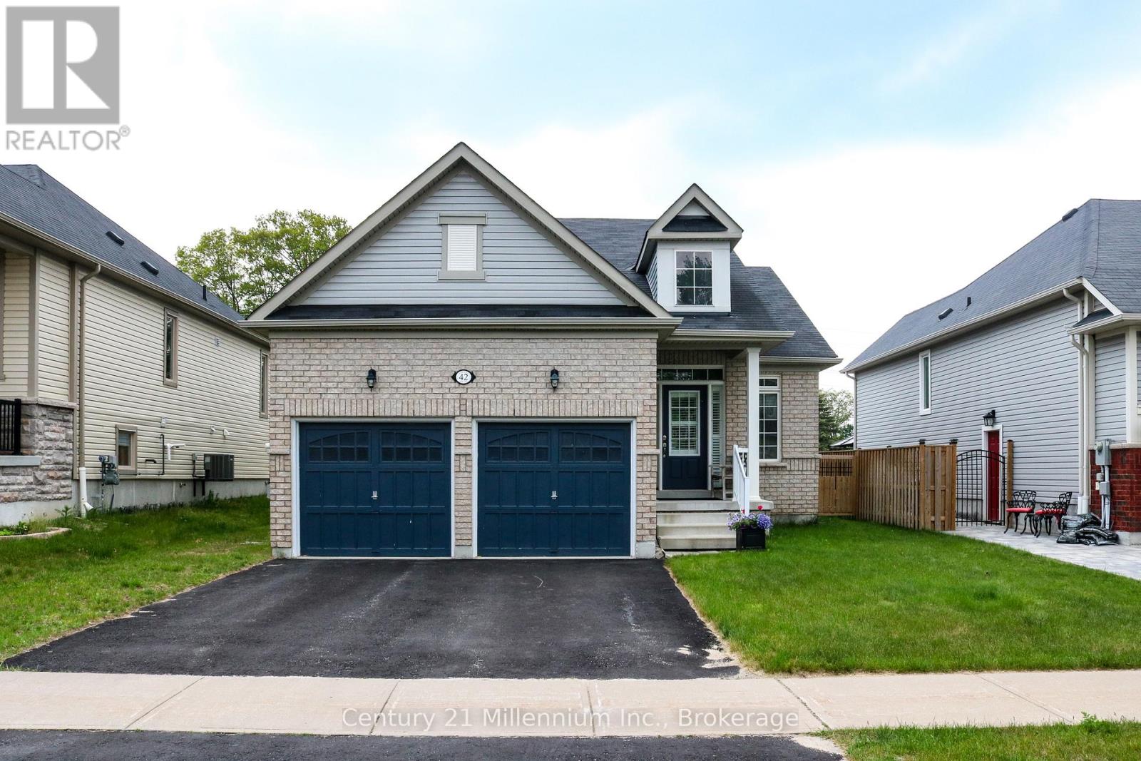 42 Christy Dr, Wasaga Beach, ON L9Z 0E5