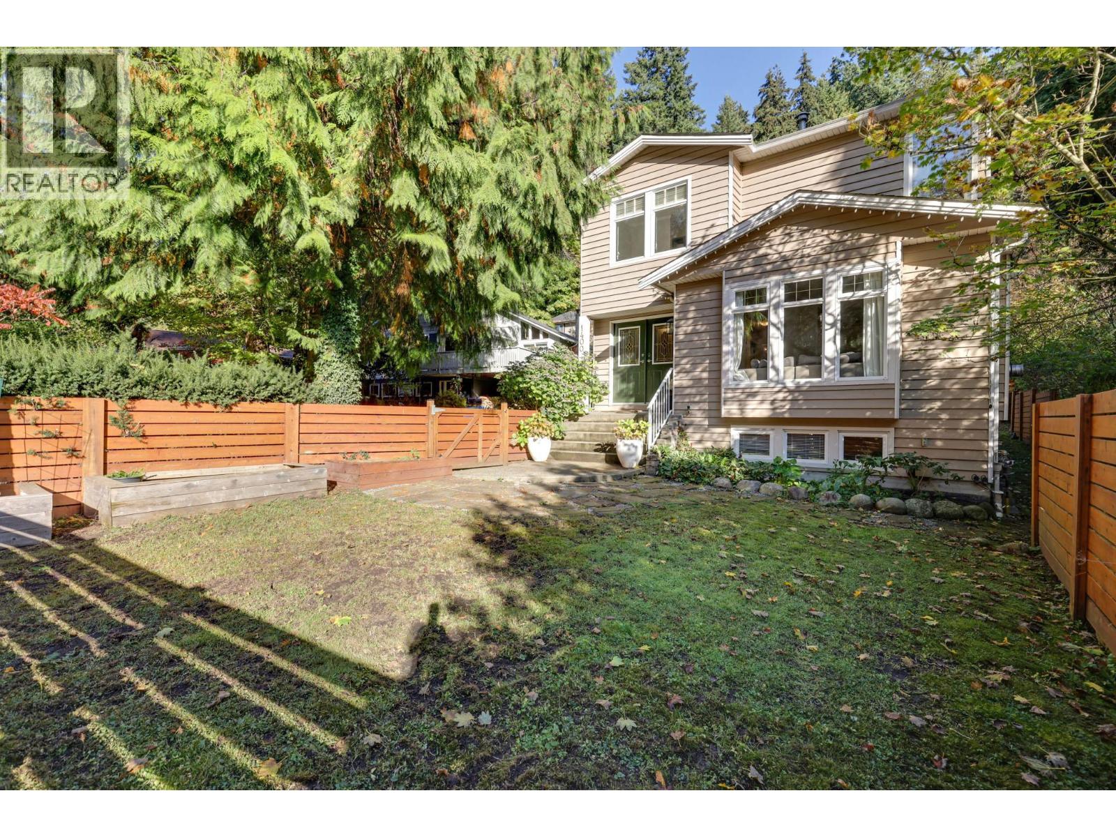 1400 Riverside Dr, North Vancouver, BC V7H 1V5