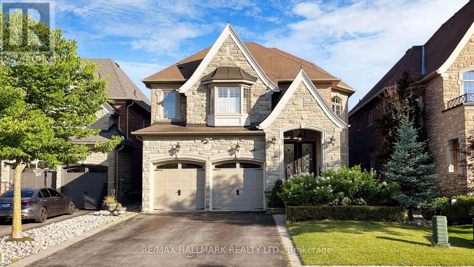 39 Lilly Valley Cres, King, ON L7B 0B5