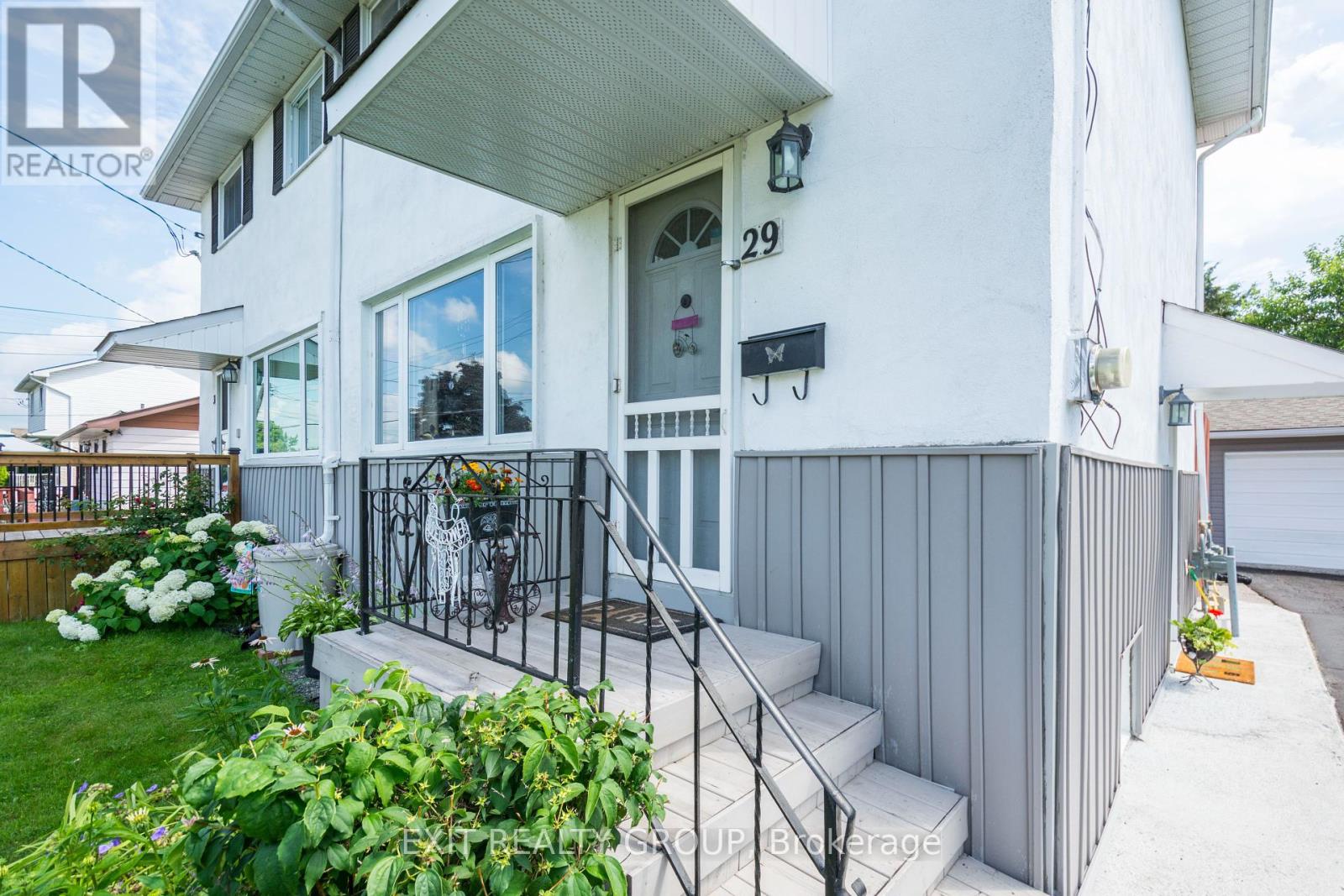 29 Ramsay Ave, Quinte West, ON K8V 2P6