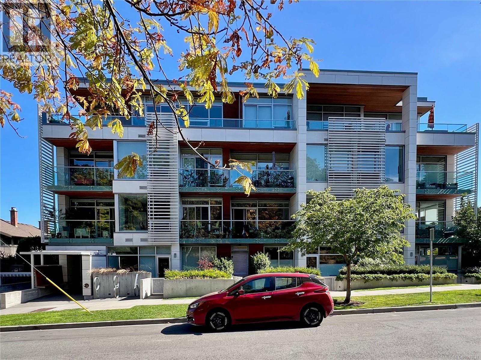 986 Heywood Ave Unit 206 Ave, Victoria, BC V8V 2Y6