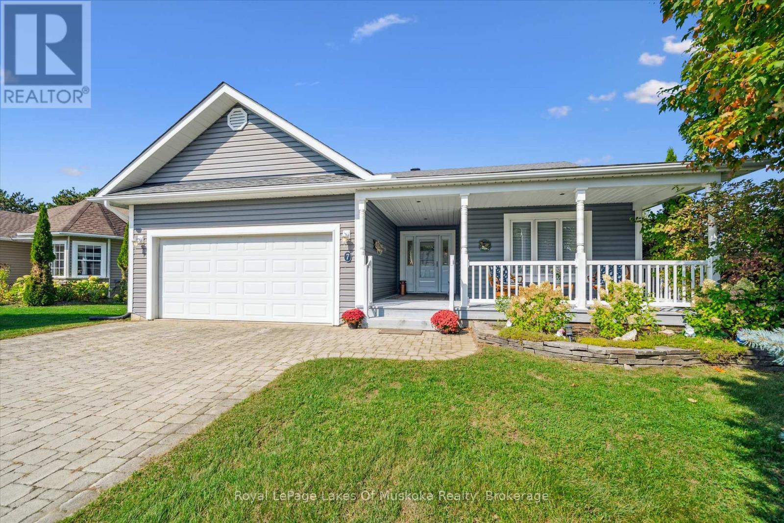 7 Inveraray Ct, Bracebridge, ON P1L 2H2
