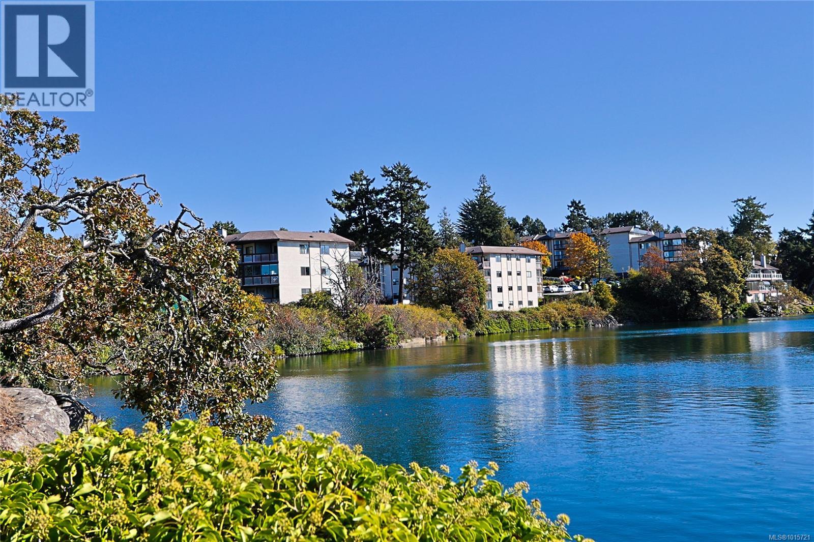 69 Gorge Rd W Unit 208 Rd, Saanich, BC V9A 1L9