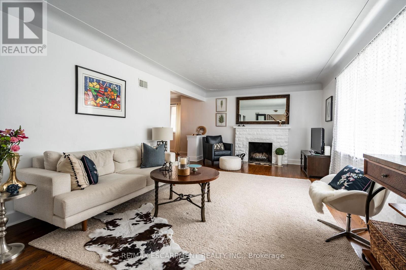 60 Inverness Ave W, Hamilton, ON L9C 1A4