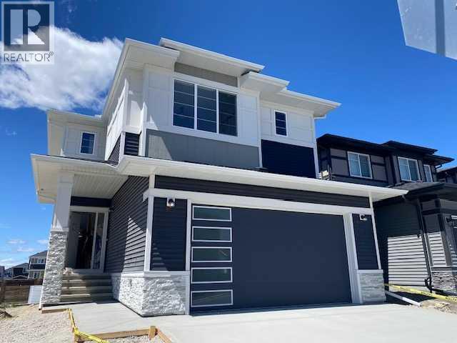99 Lawrence Grn SE, Airdrie, AB T4A 3M8