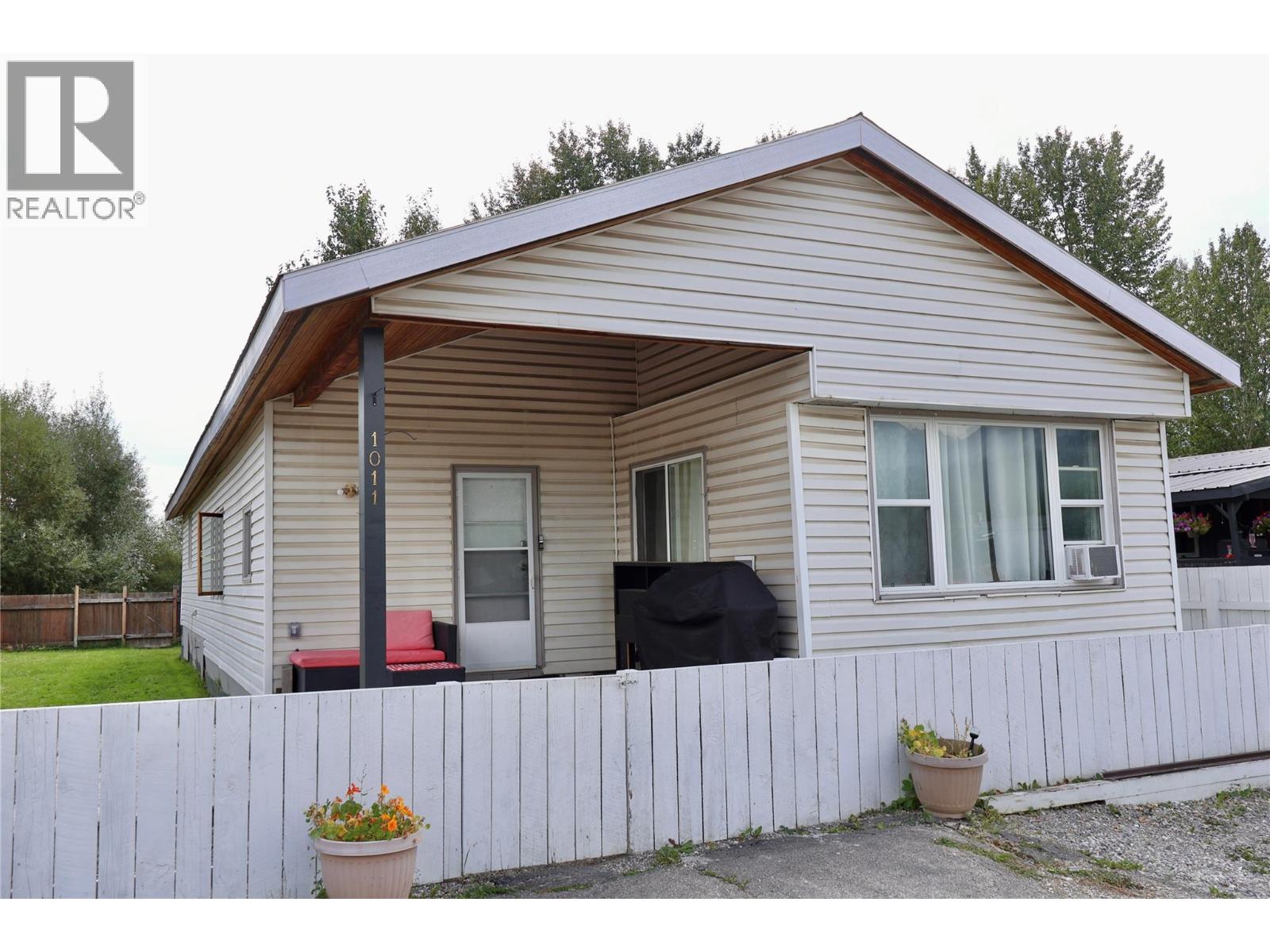 1011 King Cres, Golden, BC V0A 1H2